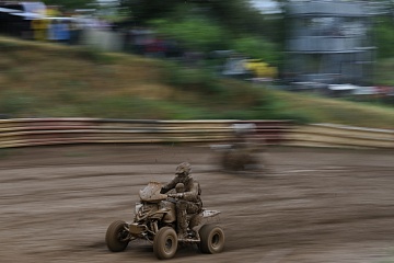 Autocross skrz objektiv - foto